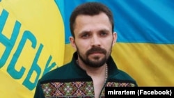 За два года после смерти Артема Мирошниченко правосудие особо не с
продвинулось в рассмотрении дела, говорит брат убитого активиста из Бахмута, Сергей Мирошниченко