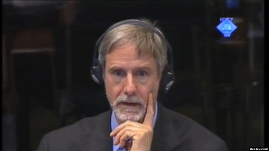 Doktor Thomas Parsons svjedoči na suđenju Radovanu Karadžiću u Hagu, 21. ožujak 2012.