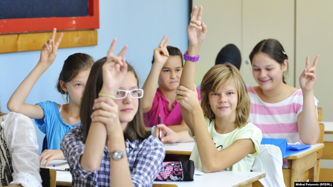 Iz jedne od osnovnih škola u regiji, septembar 2012.