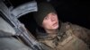 <strong>&laquo;Анархіст&raquo;</strong><br />
<br />
Його Радіо Свобода зустріло на передових позиціях під Маріуполем. Він матрос морської піхоти.&nbsp;<br />
<br />
Про те, як і де готують таких офіцерів, як він, можна почитати <a href="https://dpbpxa2bba8ir.cloudfront.net/a/29465604.html" target="_blank">тут</a>.&nbsp;