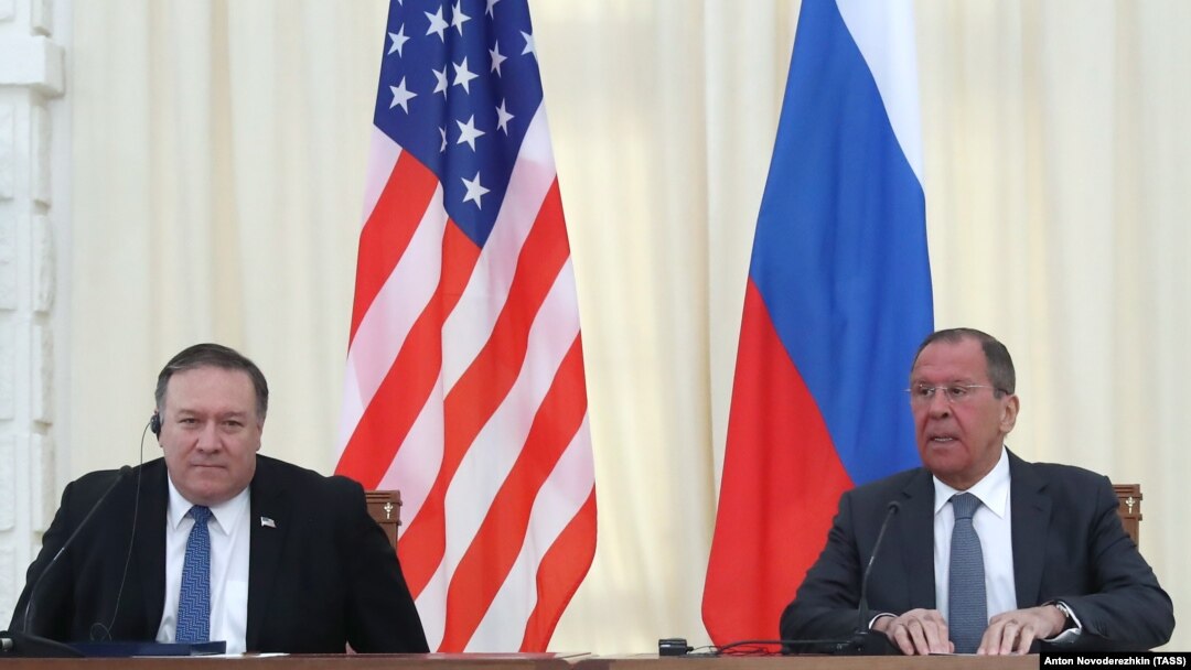 Mike Pompeo i Sergej Lavrov na press konferenciji u Sočiju 14. maja 2019.