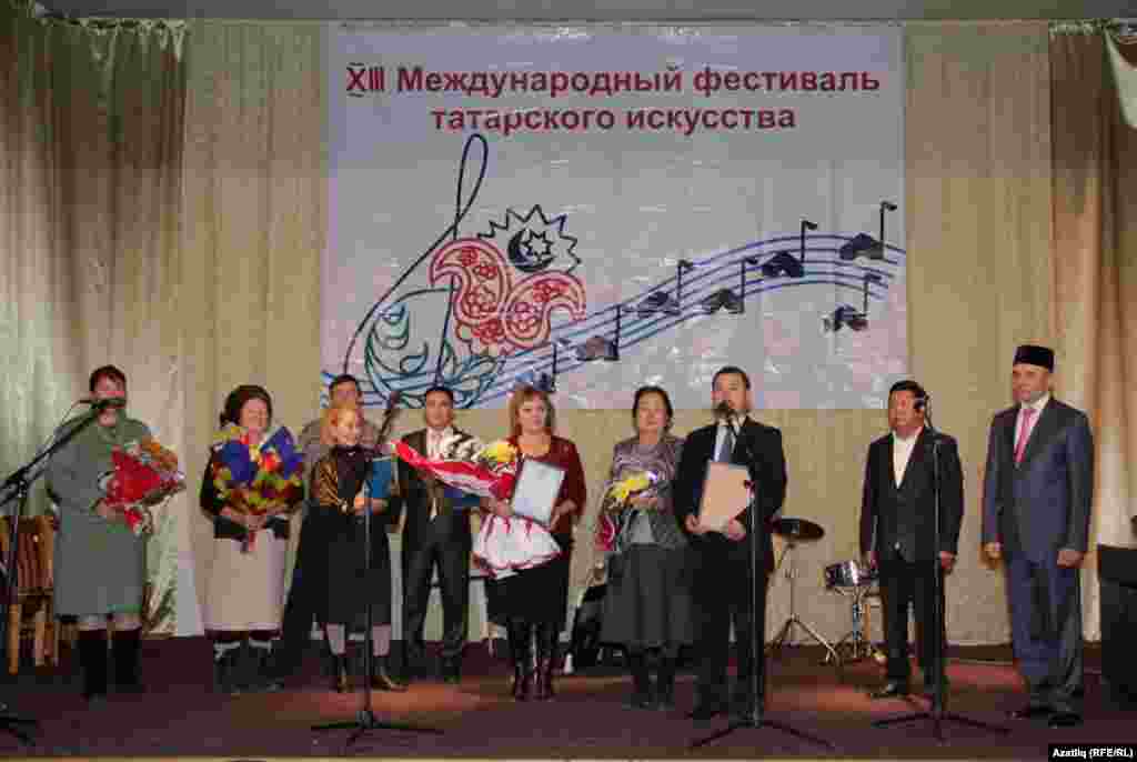 Милли оешмалар вәкилләре Татар сәнгать мәктәбен котлыйлар