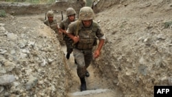 Լեռնային Ղարաբաղի Պաշտպանության բանակի զինծառայողները դիրքերում, արխիվ