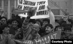 Акси Г.Ратушенко, АПН, соли 1989