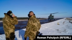 Льотчики уникають зйомок перед польотами