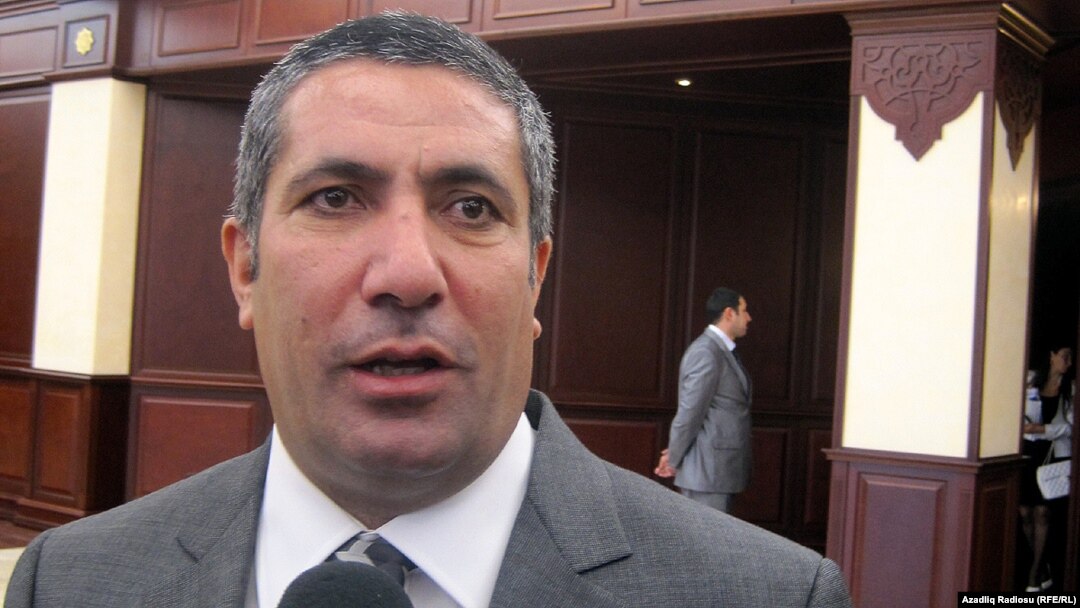 Siyavuş Novruzov 