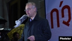 Armenia - Levon Zurabian, the deputy chairman of the opposition Armenian National Congress (HAK), speaks at a rally in Yerevan, 30Oct2015.