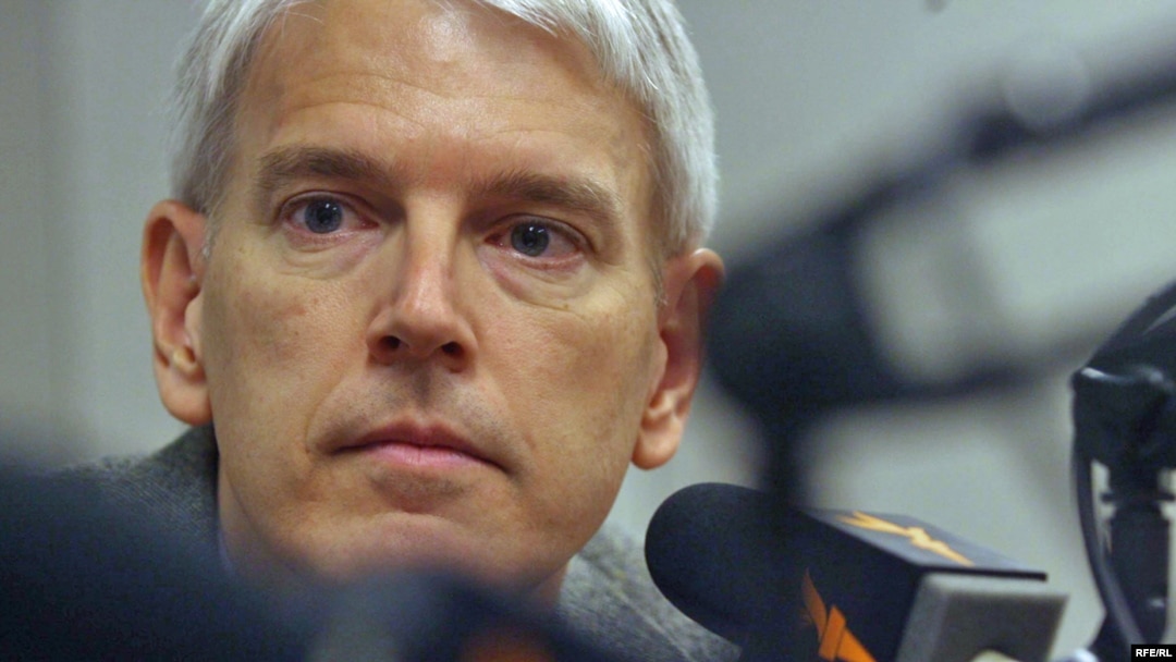 Стівен Пайфер, третій посол США в Україні (1998–2000)