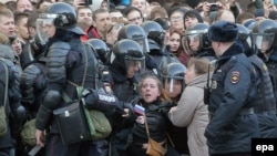 Задержание на антикоррупционном шествии в Москве 