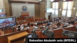 Зал заседаний парламента Кыргызстана.
