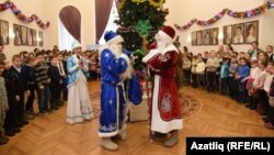 Тинчурин театрында Кыш бабай һәм Дед Мороз