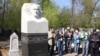 Казанда татар зыялылары Габдулла Кариев каберен зиярәт кылды