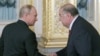 Олігархи з РФ через офшори на острові Мен приховують свої інвестиції на Заході та обходять санкції – WSJ