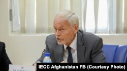 په افغانستان کې د بریتانیا پخوانی سفیر او د ناټو ملکي استازی نیکولاس کې