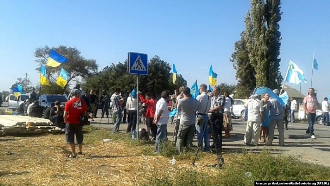 Мітинг з «продовольчої блокади» Криму в Чонгарі, 20 вересня 2015 року