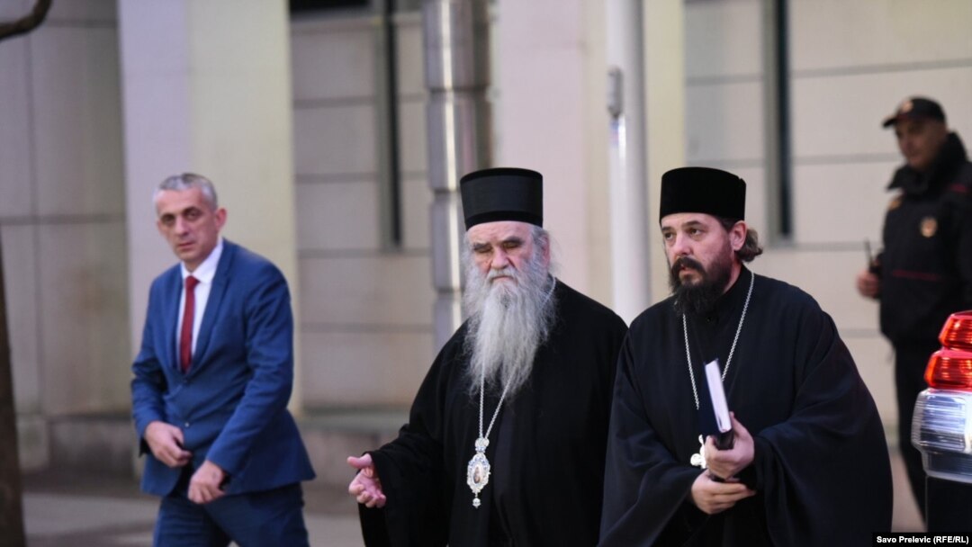 Amfilohije po izlasku iz kabineta Duška Markovića