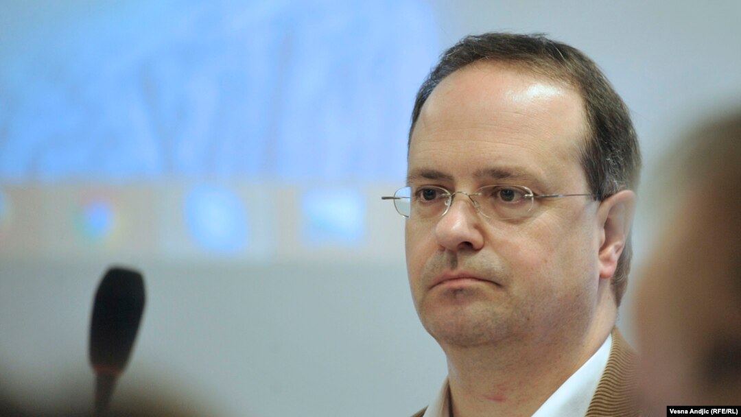 Veber: Za kratkoročno izbegavanje eskalacije ne vidim drugi put nego trenutno odustajanje novih gradonačelnika od ulaska u opštinske zgrade i održavanje novih izbora bez bojkota