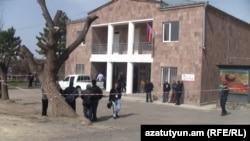 Պռոշյանի գյուղապետարանի շենքը