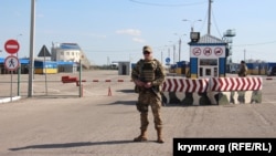 За даними прикордонників, від початку 2017 року вони виявили 230 іноземців, які намагалися перейти адмінкордон із анексованим Кримом із порушеннями – перетнули недійсні пункти пропуску