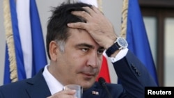 Միխեիլ Սաակաշվիլին ասուլիսի ժամանակ, արխիվ