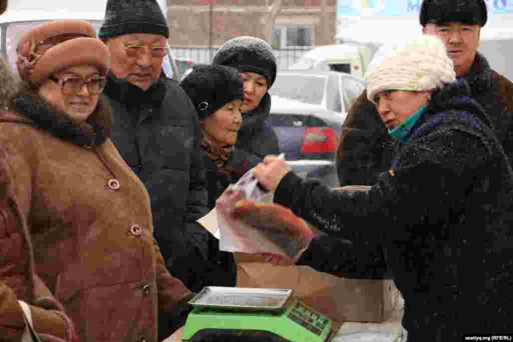 Ярмарка на территории коммунального базара «Шапагат». 