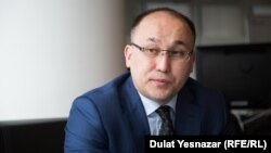 Қазақстанның Ақпарат және коммуникациялар министрі Дәурен Абаев Азаттыққа сұхбат беріп отыр. Астана, 25 қыркүйек 2018 жыл.