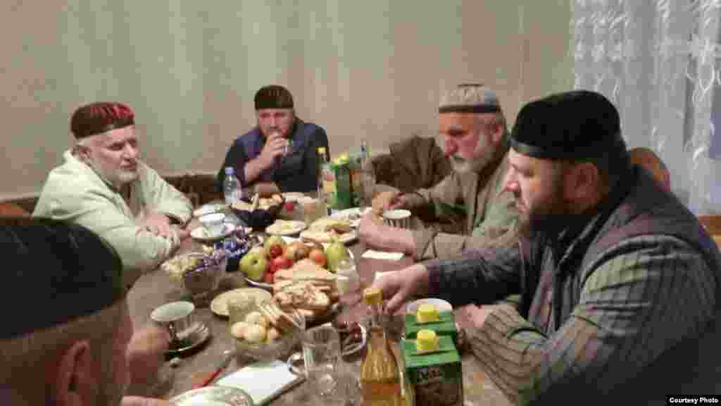 Национальные блюда - лишь повод собраться вместе. 