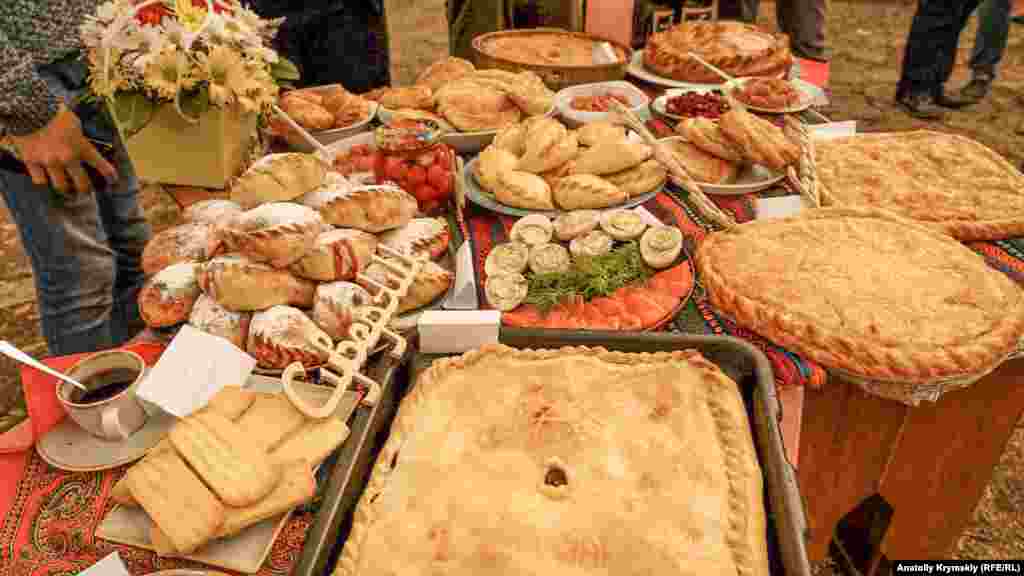 Кубете, караїмські пиріжки та кураб'є – традиційні частування караїмів 