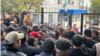 «Простите нас, мы приехали работать». Массовые суды над трудовыми мигрантами в Сарыагаше
