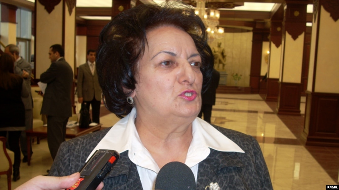Elmira Süleymanova deyib ki, işlədiyi dövr ərzində ona 42 mindən çox müraciət daxil olub