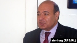 د افغانستان د سوداګرۍ او پانګونې د خونو د مشرتابه پلاوي غړی اذرخش حافظي