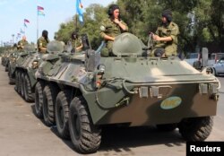 БТР-80 на учениях "Нерушимое братство" в Киргизстане в июле 2014 г.