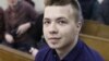 За словами адвокатки, з Протасевичем «все гаразд, він бадьорий, позитивний і веселий, хвилюватися немає за що»