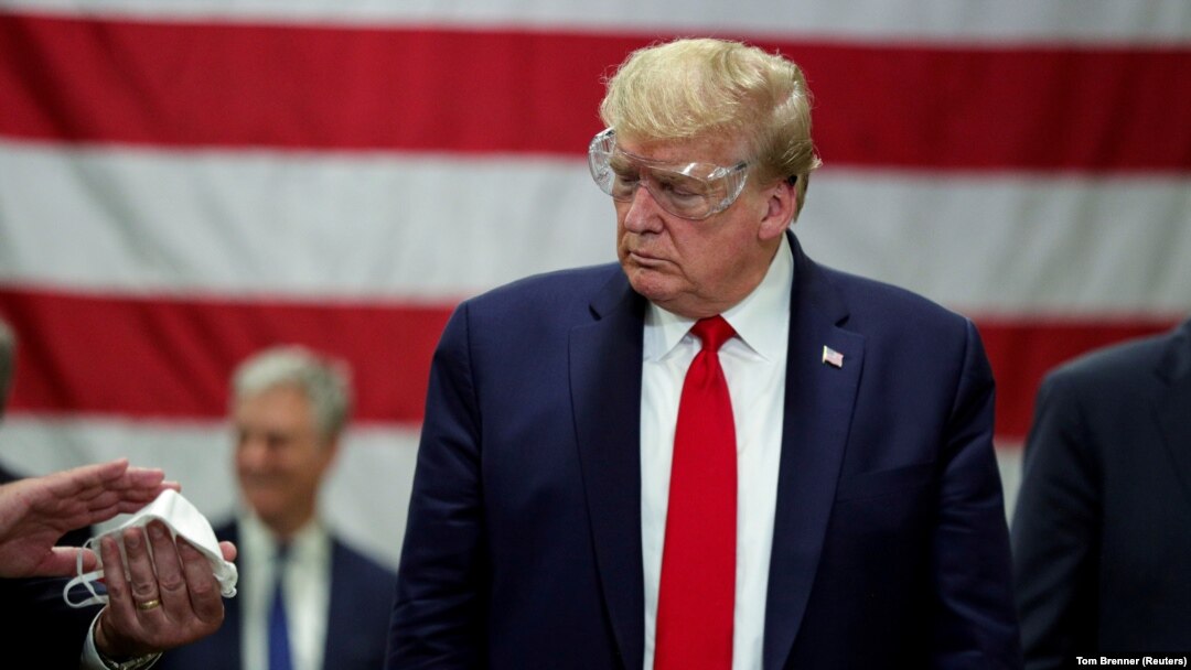 Američki predsednik Donald Tramp sa zaštitnim vizirom
