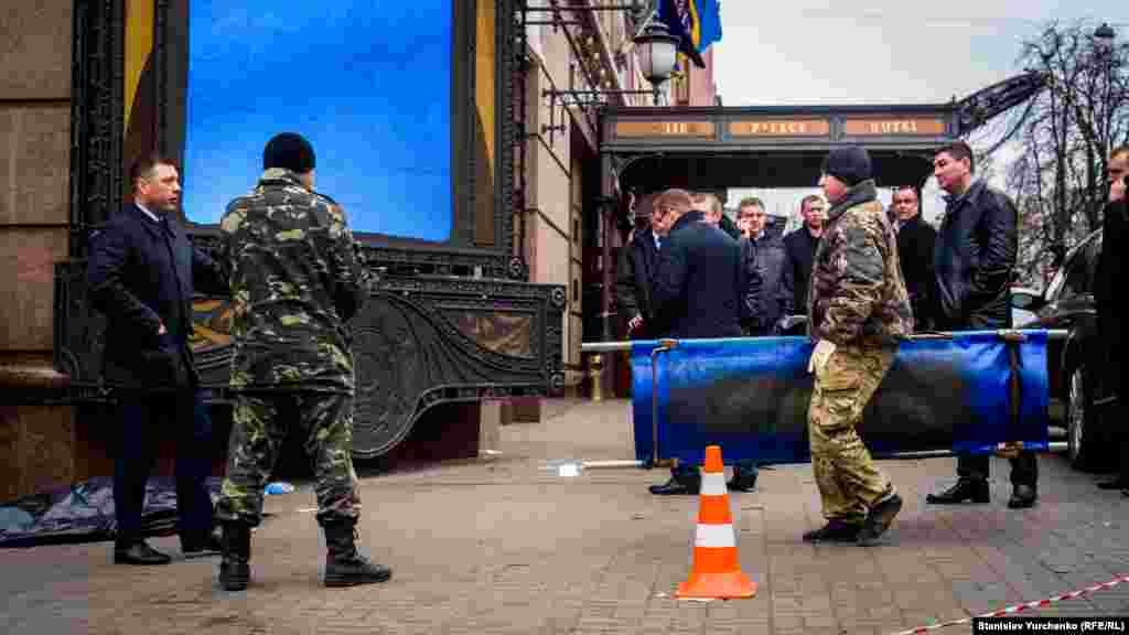 Президент Украины Петр Порошенко назвал убийство бывшего депутата российской Госдумы Дениса Вороненкова «актом государственного терроризма со стороны России».