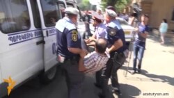 Նախագահականի մոտ ցուցարարներից 9-ը բերման ենթարկվեցին