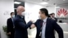 Ministar u Vladi Srbije bez portfelja zadužen za inovacije i tehnološki razvoj Nenad Popović u poseti Huawei Centru za inovacije i razvoj digitalizacije u Beogradu, maj 2020. 