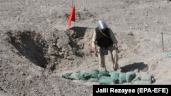فرهنګ وویل: د سړک غاړې ماینونو چاودنه تر ټولو خونړی تاکتیک دی