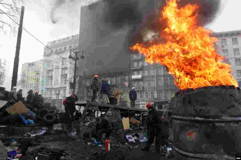 Kijev, 27. januar 2014. Foto: EPA / Zurab Kurtsikidze