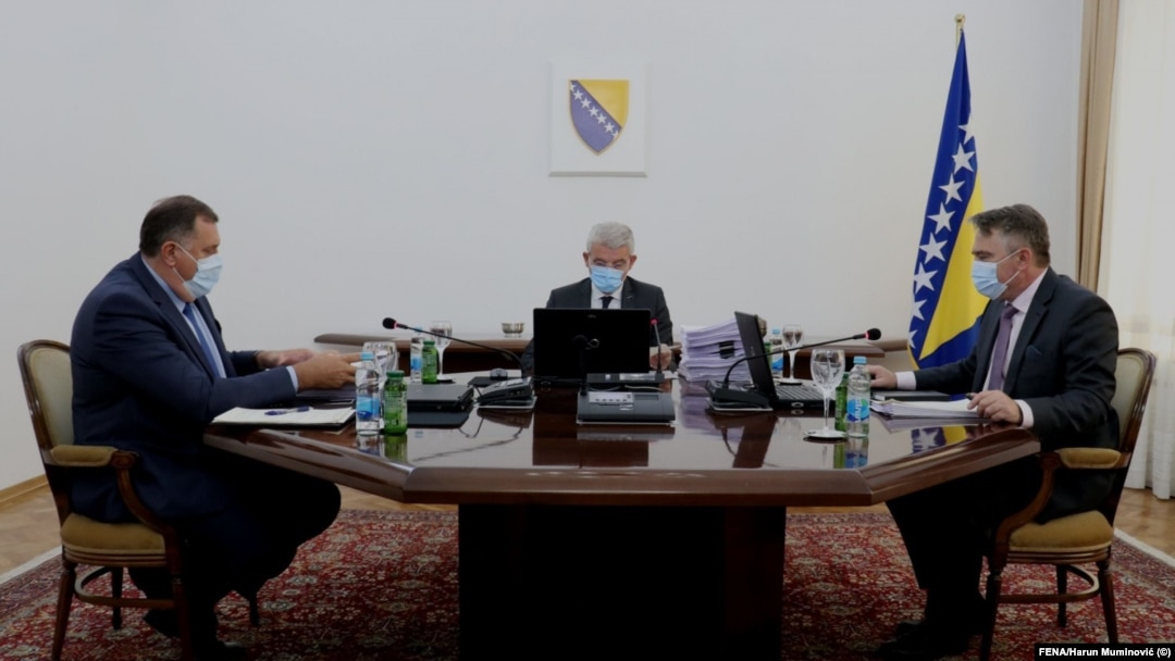 Članovi Predsjedništva BiH Milorad Dodik (L), Šefik Džaferović (u sredini) Željko Komšić (D), Sarajevo, juli, 2020.