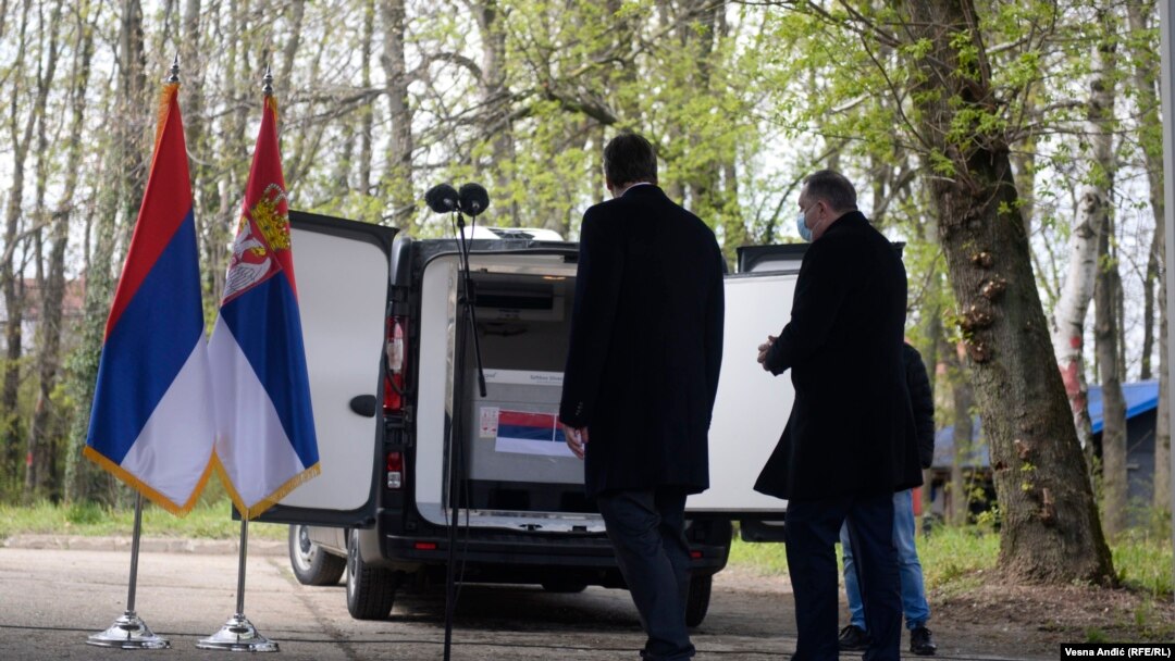 Dodik je preuzeo donaciju Srbije od 20.000 doza Astra Zeneka vakcine