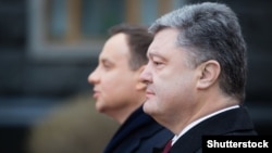 Анджей Дуда (ліворуч) та Петро Порошенко