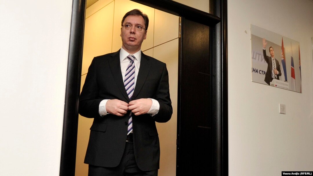 Oficijelna propaganda (...) insistira upravo na tome da je Aleksandar Vučić jedini čovek koji je uopšte dostojan funkcije predsednika: Pančić