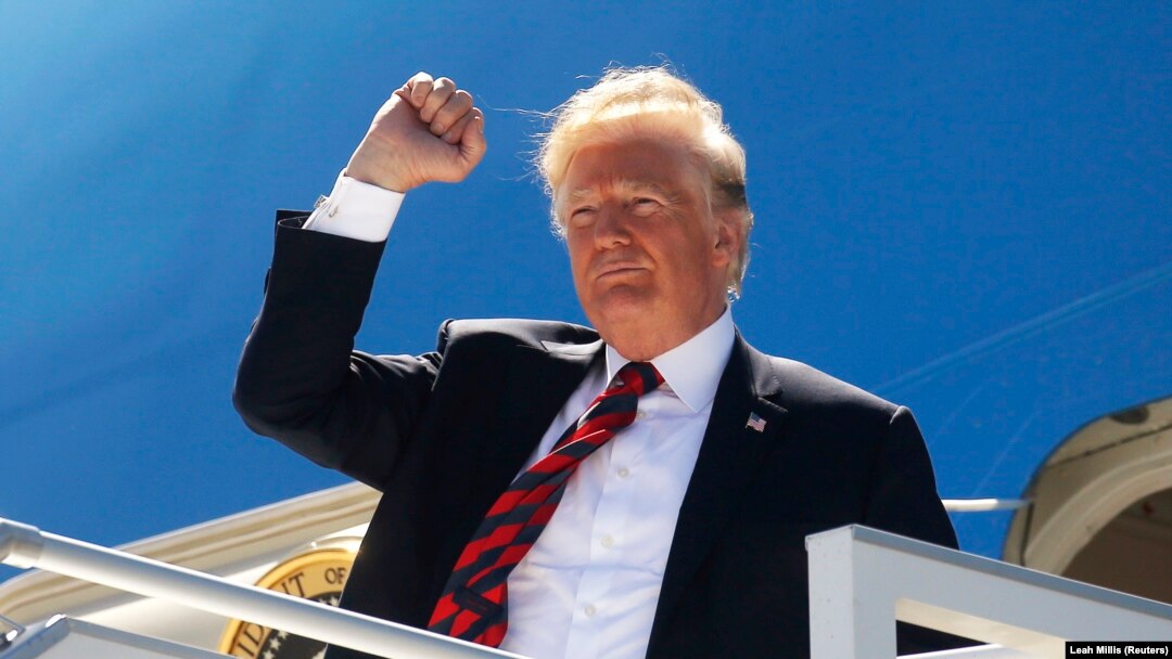 Американське видання BuzzFeed писало, що Дональд Трамп під час зустрічі лідерів «Групи семи» в Канаді заявив, що Крим є російським