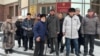 ТИҮне якларга килгән активистлар