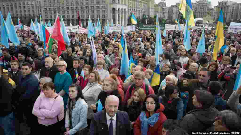 «Слава Україні! Героям слава! Слава кримським татарам! Слава, слава, слава!» – гасло, що постійно лунало на Майдані