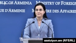 Armenia - Foreign Ministry spokeswoman Anna Naghdalyan speaks at a news briefing in Yerevan, 14 August 2018. 