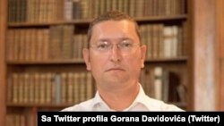 Davidoviću se sudi u odsustvu jer je nedostupan pravosuđu Srbije