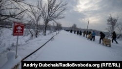 Обидва боки до зруйнованого мосту через Сіверський Донець заміновані