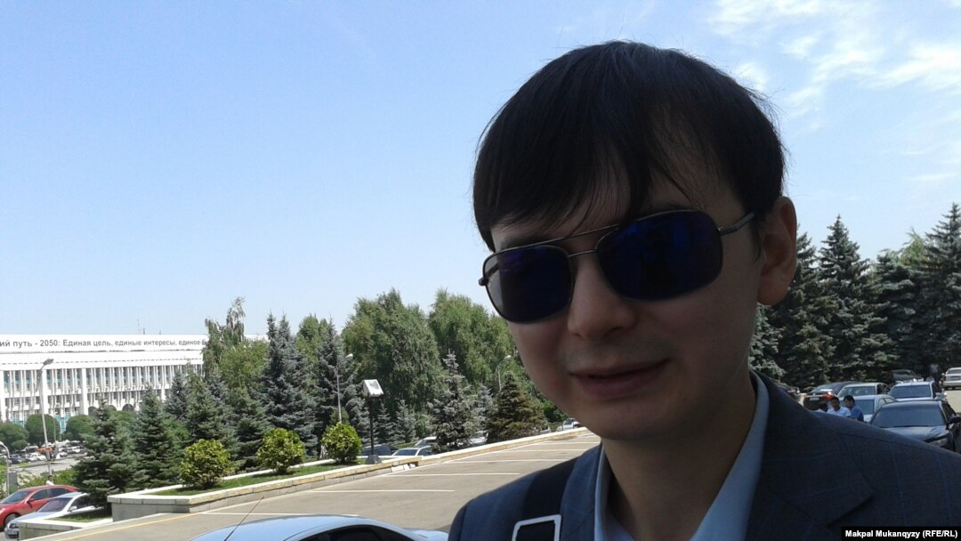 Фархат Юсупжанов, руководитель молодежной организации инвалидов «Жигер». Алматы, 10 июля 2014 года.
